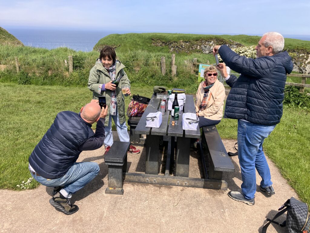 Private Giant Causeway Tour from Belfast 2024. Picnic on the Causeway Coast.